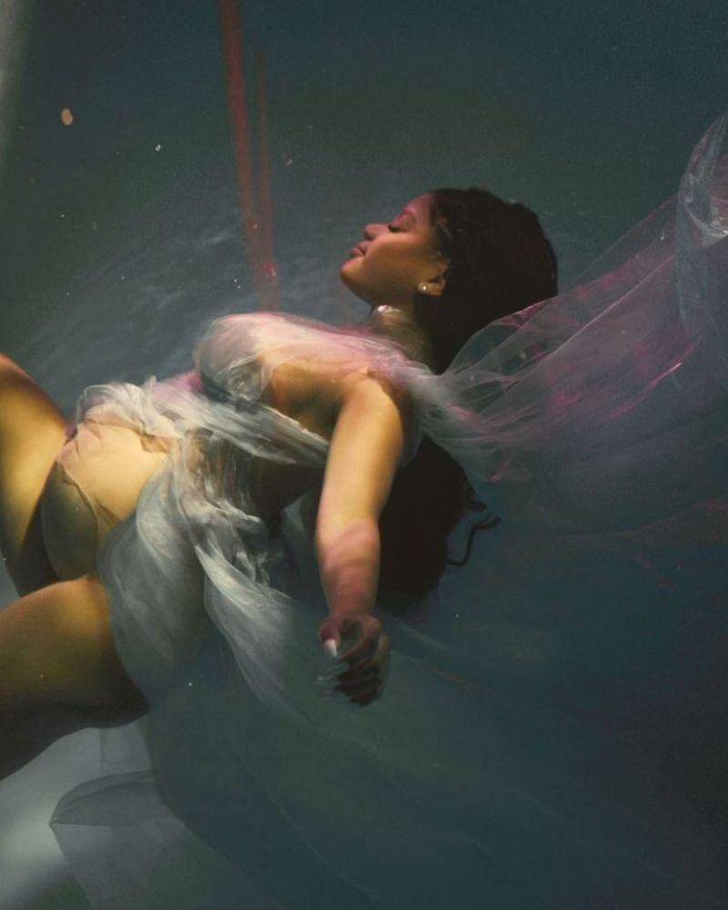 Instagram.com/hallebailey